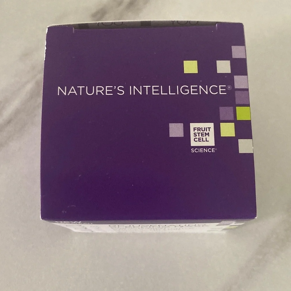 Rejuvenating Sleeping Mask - Purple